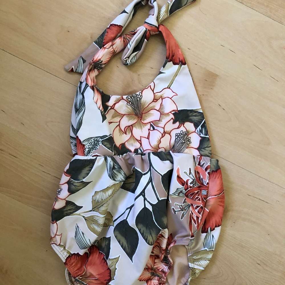 ISO Kortni Jeane mini ladies vintage Hawaiian